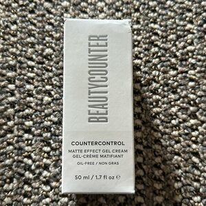 Beautycounter Matte Effect Gel Cream